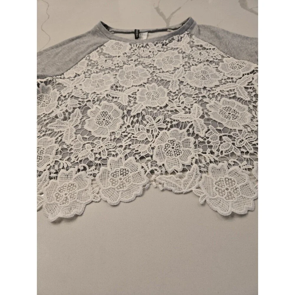 ​H&M Divided Grey Sweatshirt M White Floral Lace Overlay Raglan Pullover Crochet